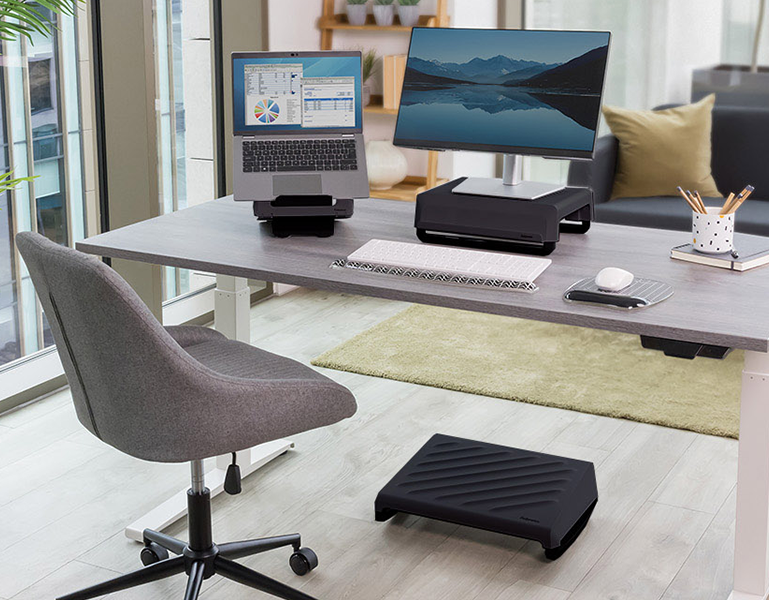 Ergonomic desk set up