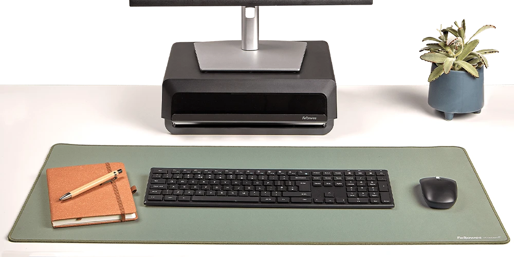 Image of a Breyta™ Desk Mat