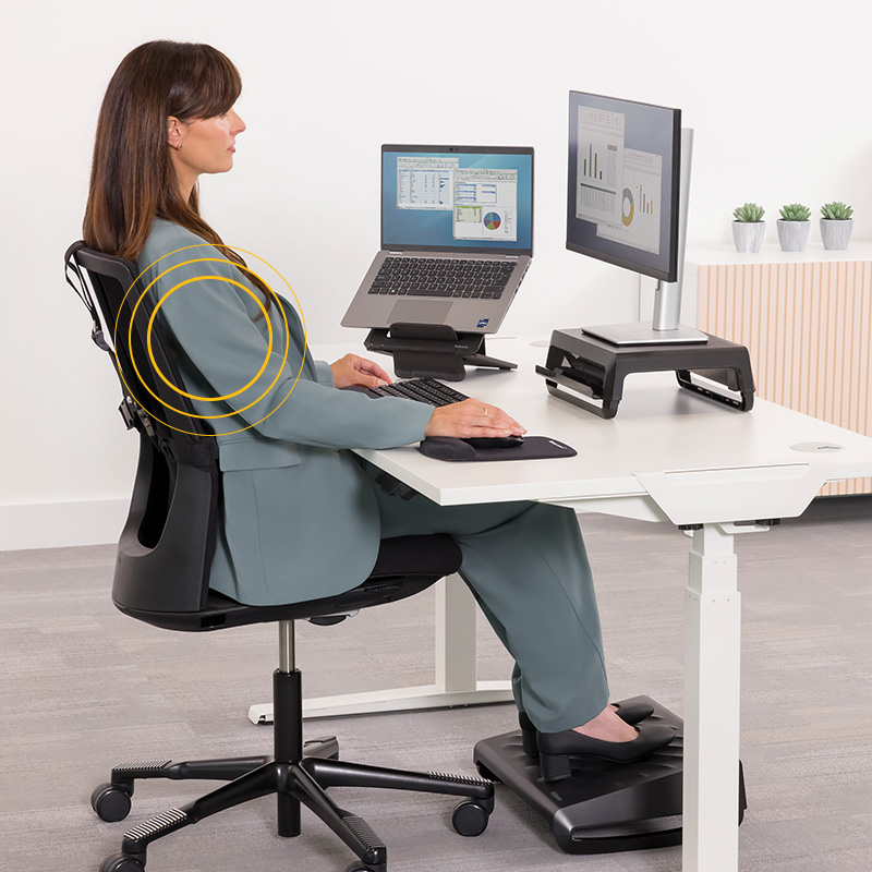 Les avant-bras à l'horizontale par rapport au sol