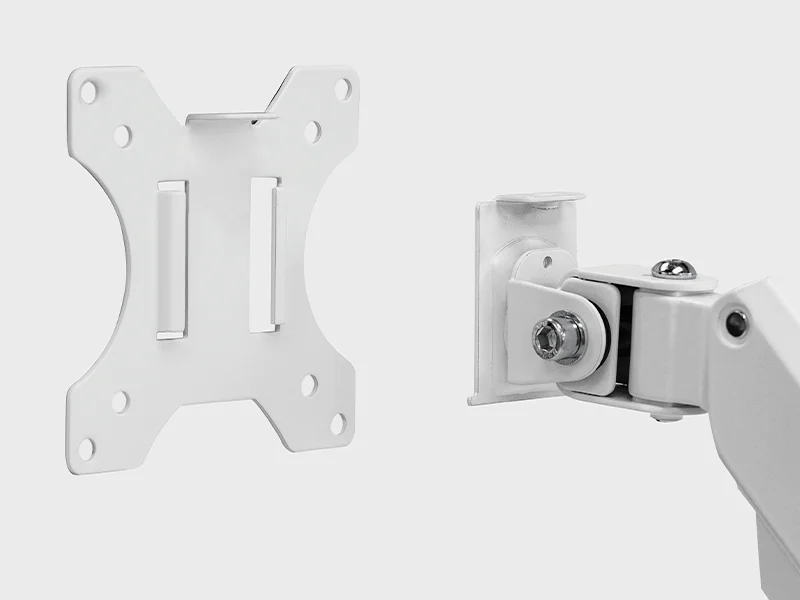 Utiliza un adaptador VESA para monitores no estándar