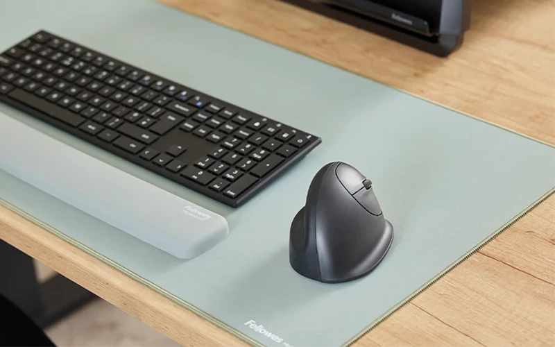 Using a vertical mouse on a mouse mat