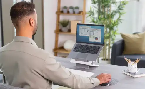 Como melhorar a sua postura no trabalho