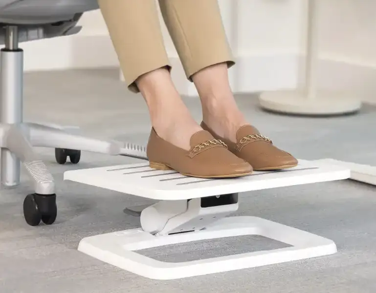 Prévenir les tensions au travail: Les repose-pieds sont-ils ergonomiques ?