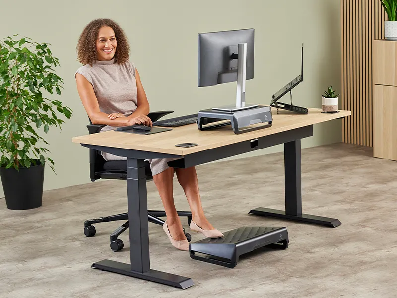 Lady sat ergonomically