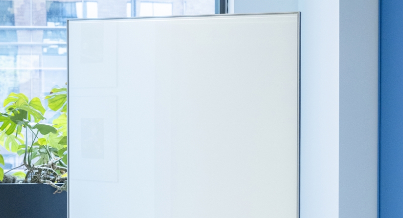 a close-up of a blank eM Markerboard